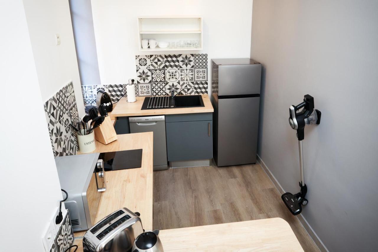 Апартаменты N1 Des Etudes Cosy Duplex Netflix Balcon Conciergeriedamecarcas Каркассон Экстерьер фото